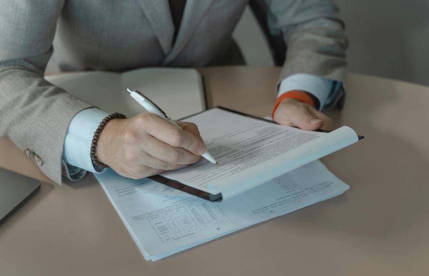 La sucesión podrá hacerse ante notario