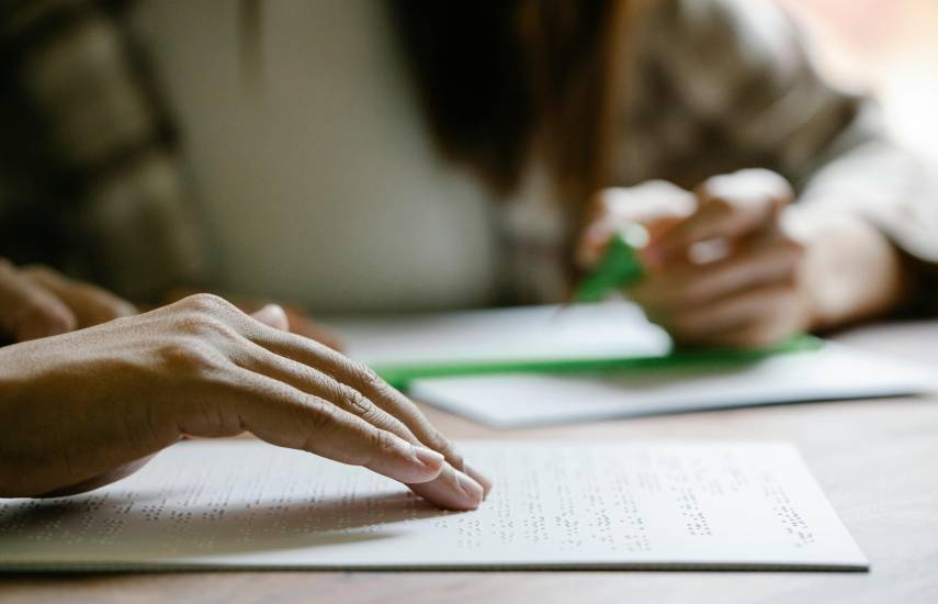 Francia impone examen cívico y de idioma a los no europeos que pidan la residencia