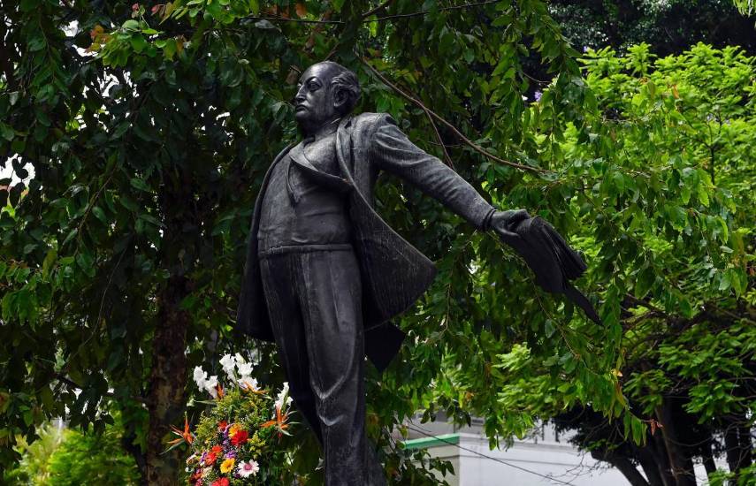 Guatemala repatriará en octubre los restos del nobel de Literatura Miguel Ángel Asturias