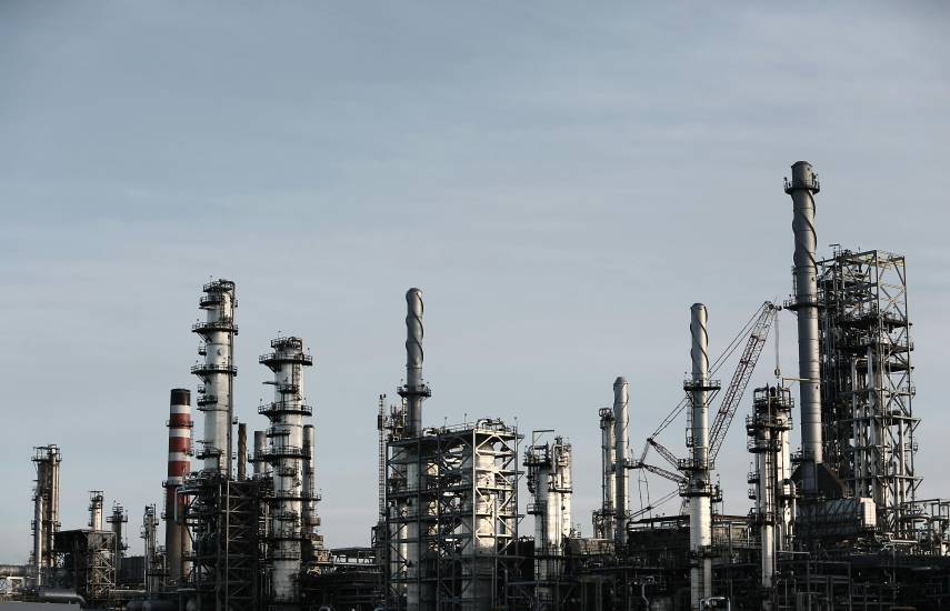 Petrolera saudita Aramco anuncia bajada de 2,3% en beneficio de tercer trimestre