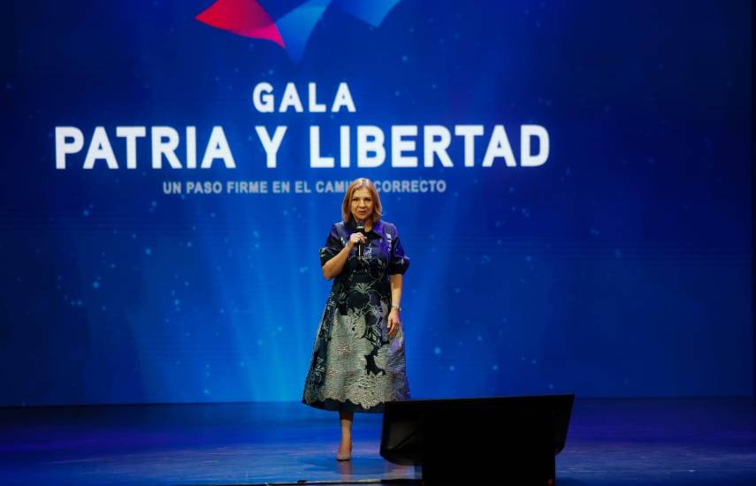 Distinguen a personalidades por su respaldo al Plan Libertad