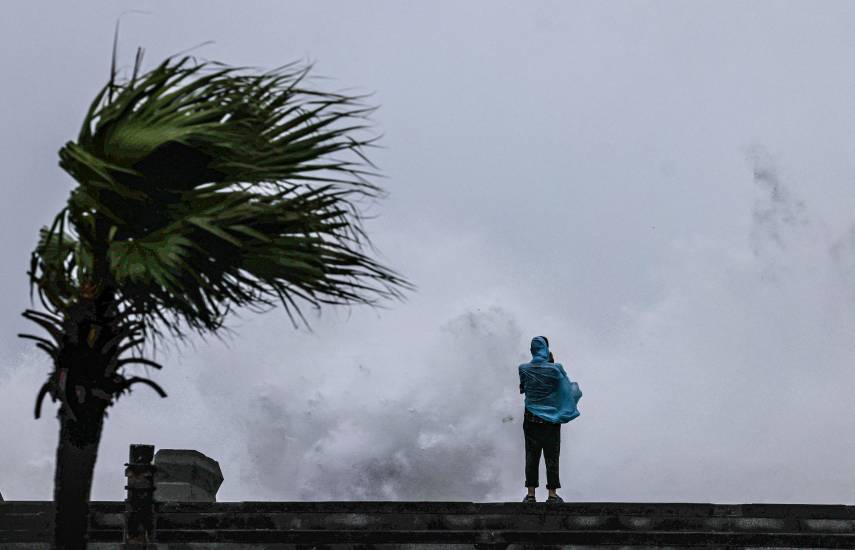 El tifón Bavi golpea China tras la evacuación de casi 2 millones de personas