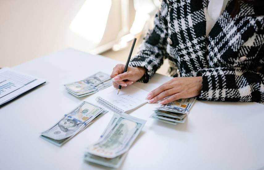 Panameños adeudan $42 mil millones a bancos y financieras