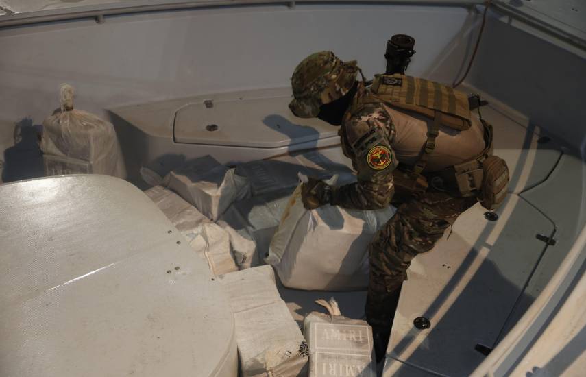 Incautan 245 paquetes de presunta droga ocultos en caleta subterránea en el Archipiélago de las Perlas