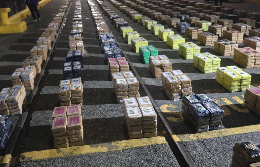 Panamá decomisa 13.5 toneladas de cocaína en el Pacífico