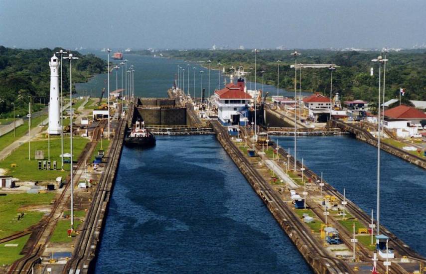 AFP | Esclusas del Canal de Panamá.