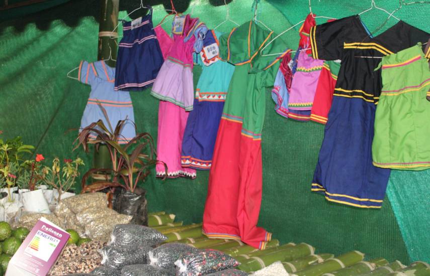 Productores de la comarca Ngäbe Buglé exponen mercancías en la Feria de Tolé