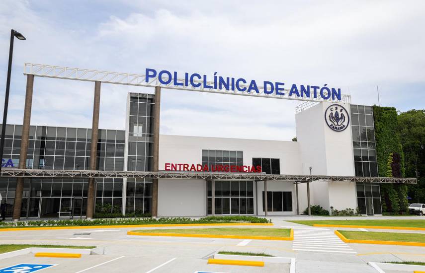 Mulino recorre obra de la CSS en Antón, con avance superior al 87%