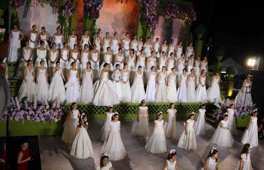 Ana Paula Maduro de Roux es la reina del Festival de Debutantes 2026