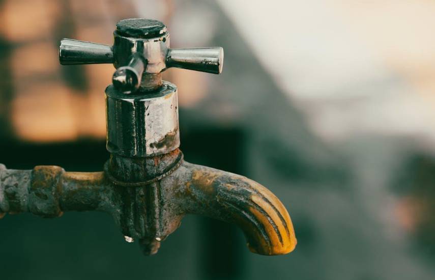 Alcalde de Pedasí advierte crisis de agua en pleno Carnaval