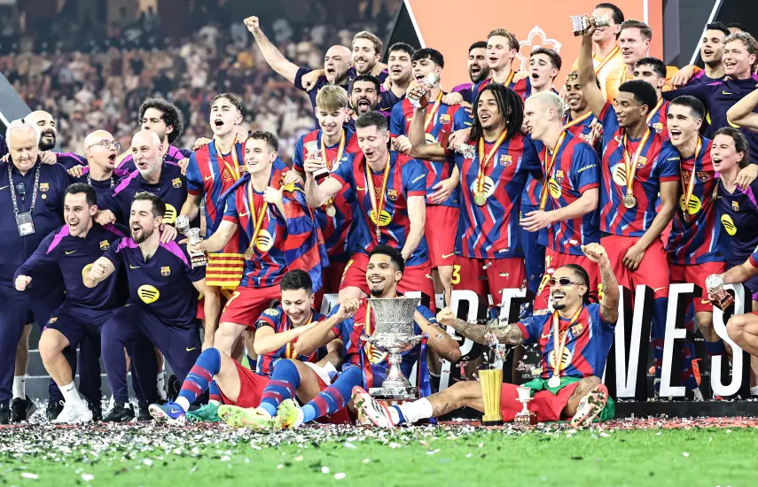 El Barcelona revalida Supercopa ante el Real Madrid gracias a un doblete de Raphinha