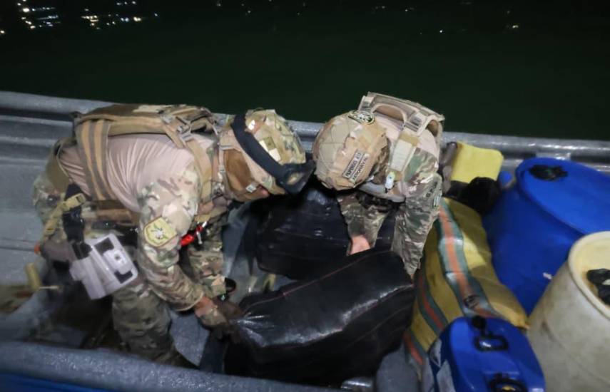 Aeronaval incauta más de 690 paquetes de droga en dos operativos y supera las 53 mil incautaciones en 2025