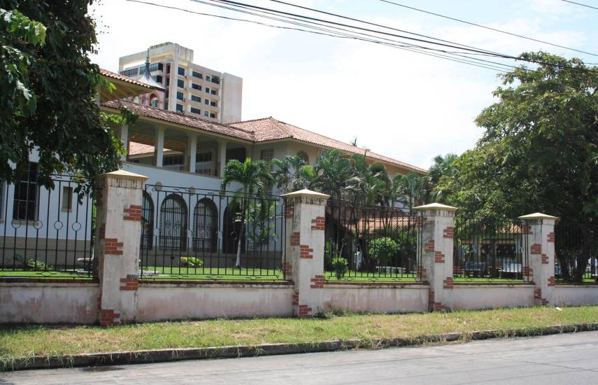 Estudiante resulta herido con objeto punzocortante en colegio de Colón