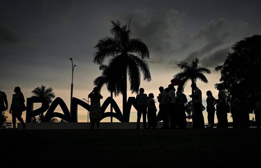EDITORIAL : La vida nocturna