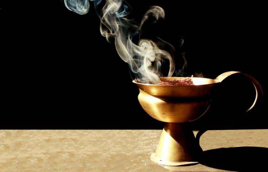 El incienso y su significado en la Semana Mayor