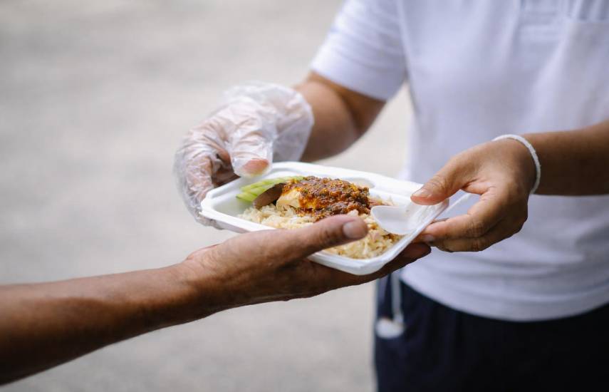 Consumidores denuncian costos “abusivos” en platos de comida en Los Santos y Herrera