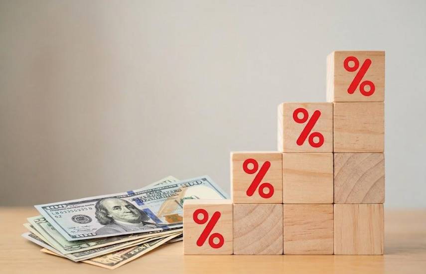 Economistas: Tasas de interés registrarían nuevos aumentos en los próximos meses