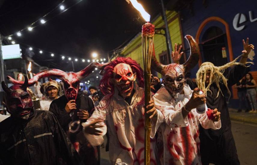 Brujas y diablos toman la noche en festival de Los Agüizotes en Nicaragua