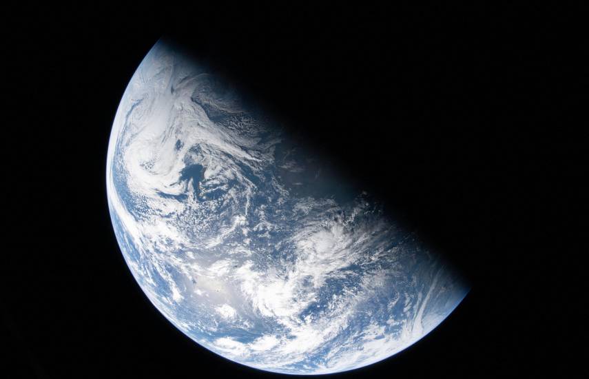 Los astronautas de Artemis II encienden motores hacia la Luna