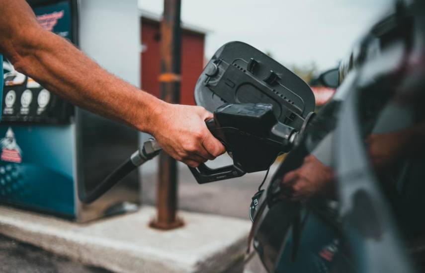 Precios de la gasolina aumentarán desde este viernes, Gobierno evalúa extender el subsidio a los combustibles
