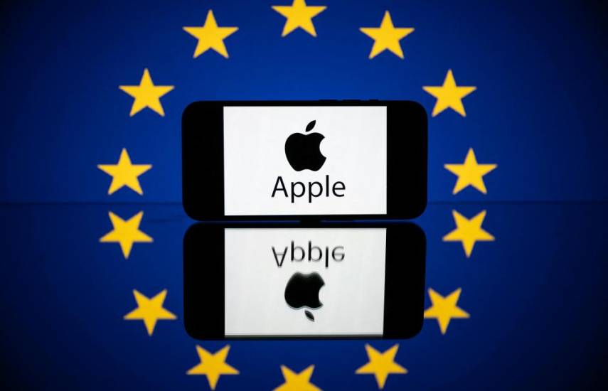 El logotipo de Apple y la bandera europea.
