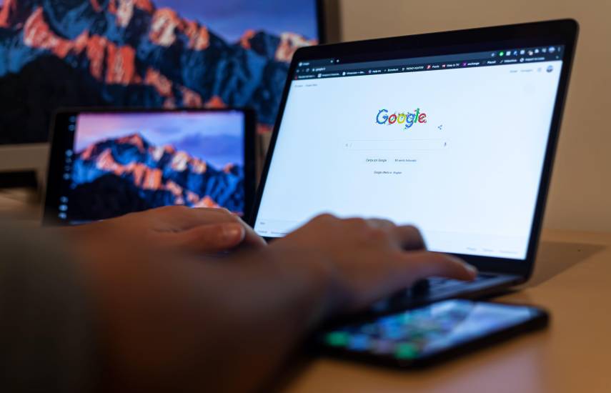 Google despliega la copia de los documentos descargados en el móvil en Drive y más ajustes para configurar el ‘backup’