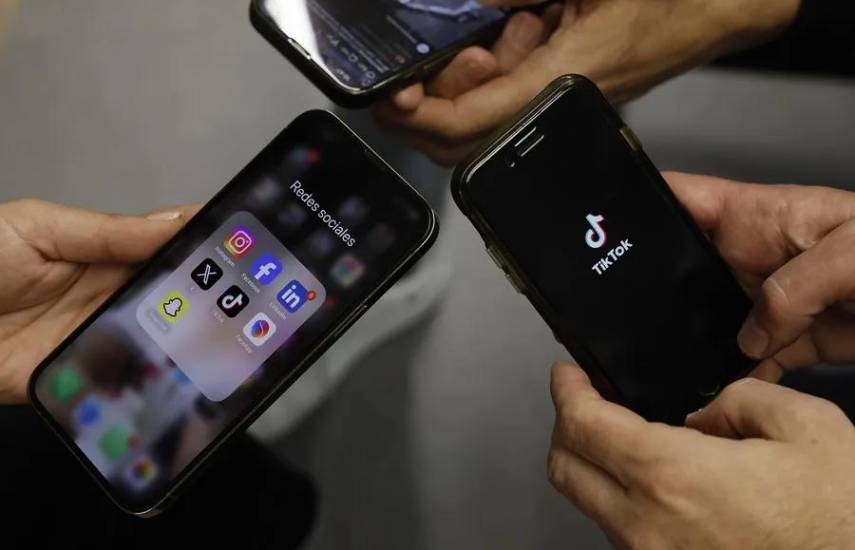 La UE acusa a Meta y TikTok de violar sus normas de contenido digital