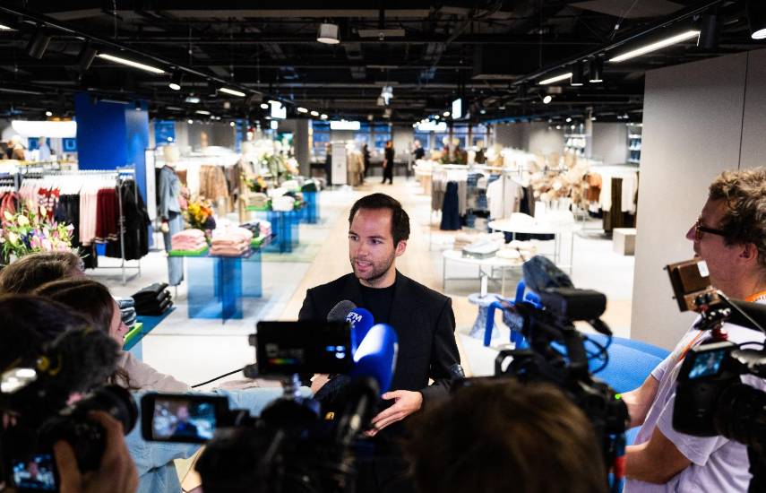 Francia investigará a plataformas de comercio tras el escándalo de las muñecas sexuales