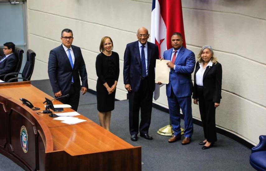 Presentan iniciativa para modificar Ley del Fondo Ahorro Panamá
