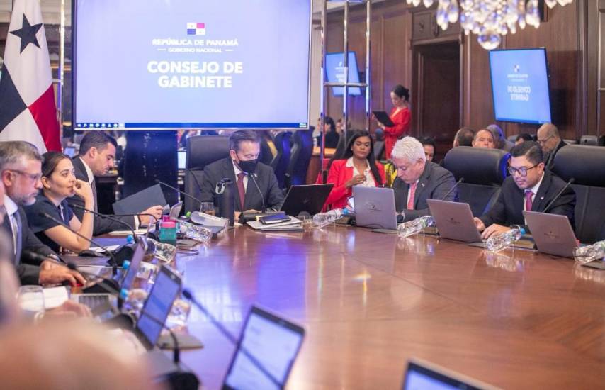 Gabinete aprueba extensión del precio del combustible solidario a B/. 3.25 hasta el 5 de enero de 2024