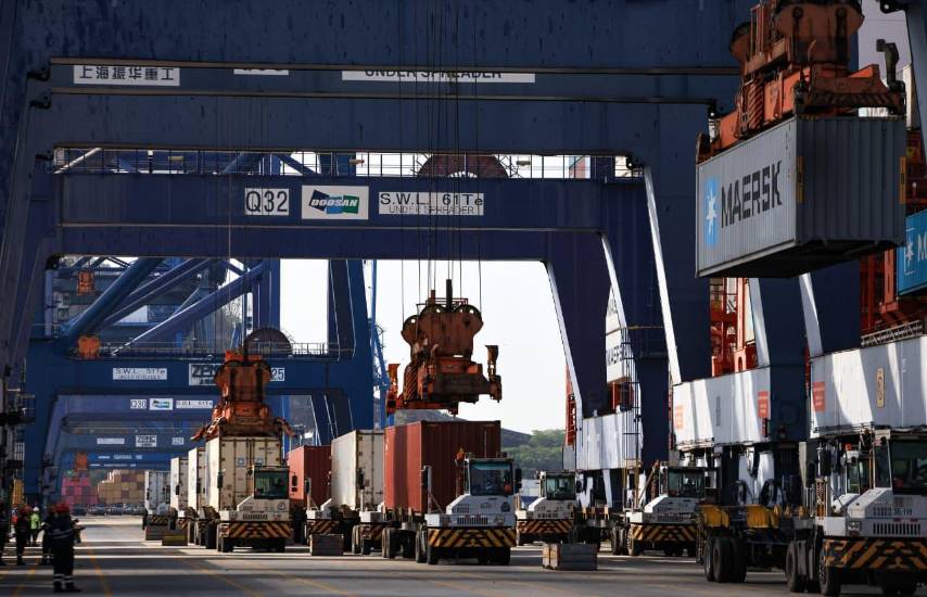 Mulino recorre puerto de Balboa y defiende operación bajo concesión temporal