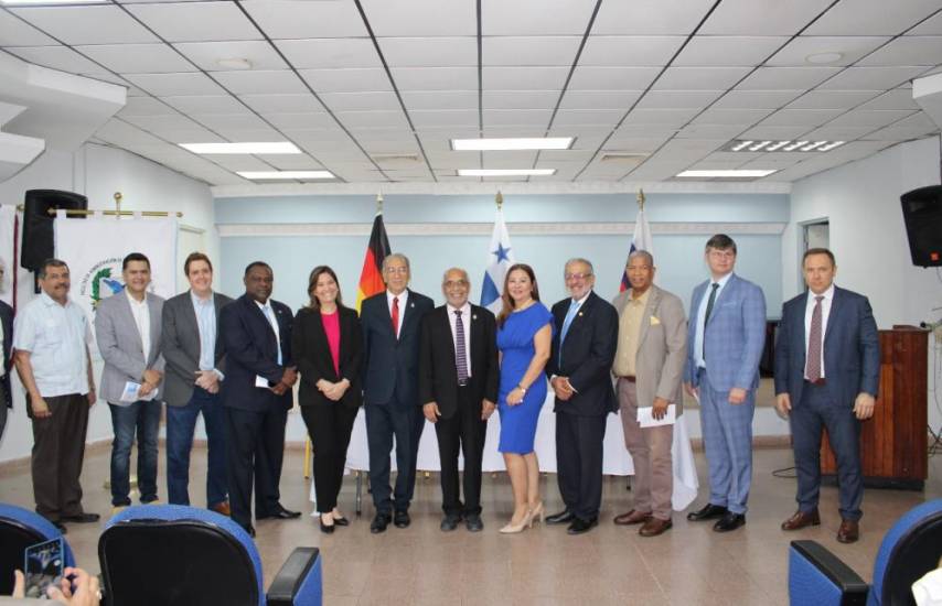 Universidad de Panamá firma alianza con SAP para incorporar soluciones innovadoras en la educación