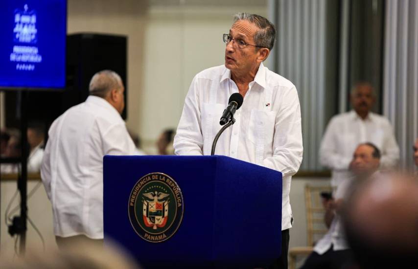 Gobierno entrega 200 soluciones de vivienda en Los Santos y Herrera