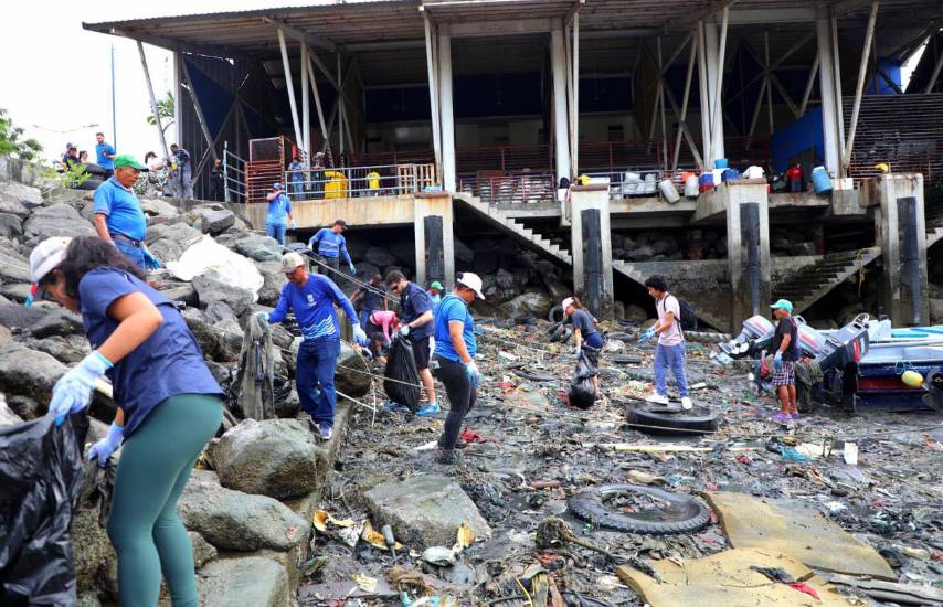 Retiran más de 10 toneladas de basura del litoral pacífico en jornada “Pesca Tu Basura 2026”