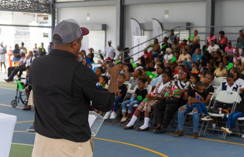 Cientos de colonenses buscan empleo para el mantenimiento de la mina de cobre