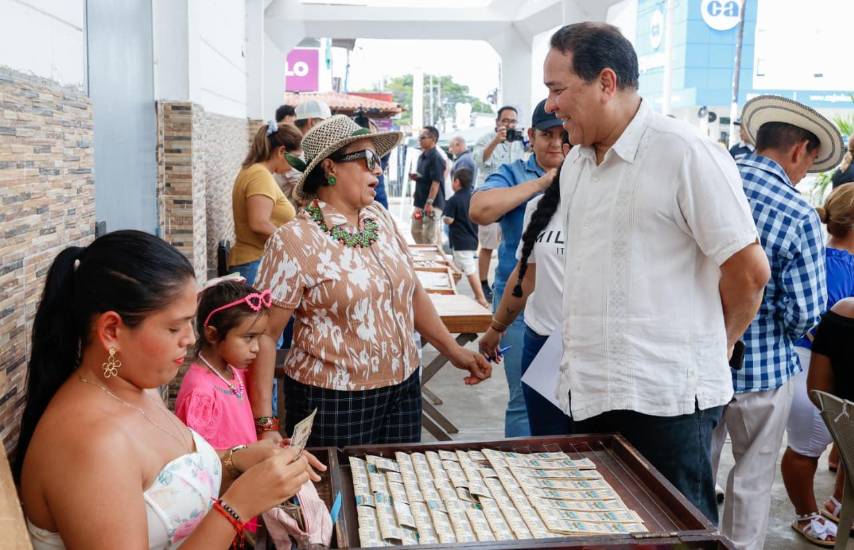 La Lotería Nacional y la DGI realizan operativo contra la venta ilegal de lotería en Veraguas