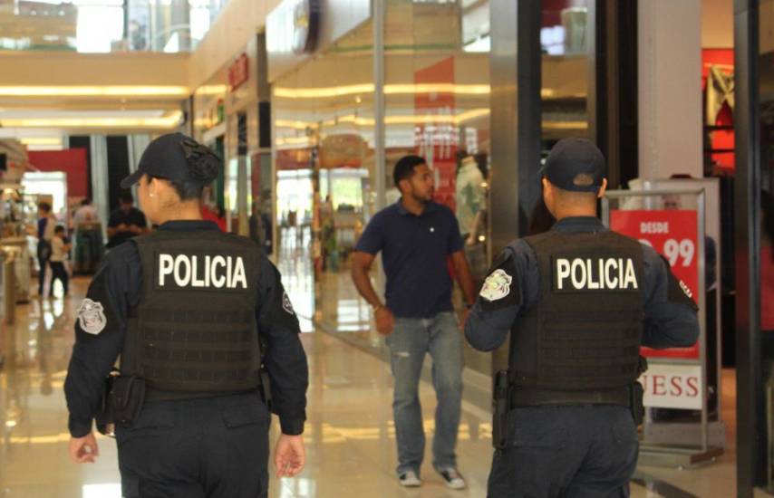 Policía Nacional dice que adelanta gestiones para jubilaciones y pago de prima de antigüedad