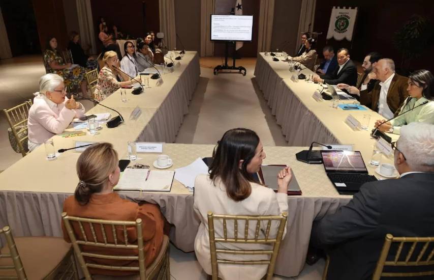 Reunión de Comisión del Bicentenario del Congreso Anfictiónico coordina programación del 2026