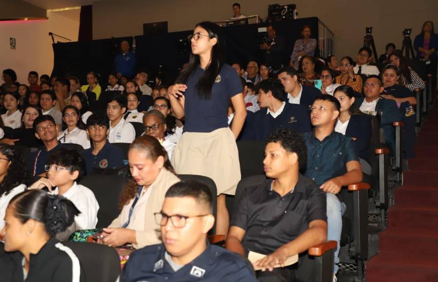 Cientos de jóvenes participan en el IV Foro de Niñez y Adolescencia