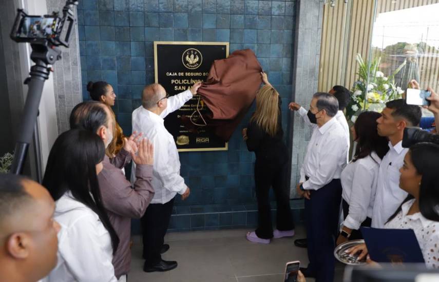 Entregan policlínica de San Antonio, cuenta con la farmacia robotizada