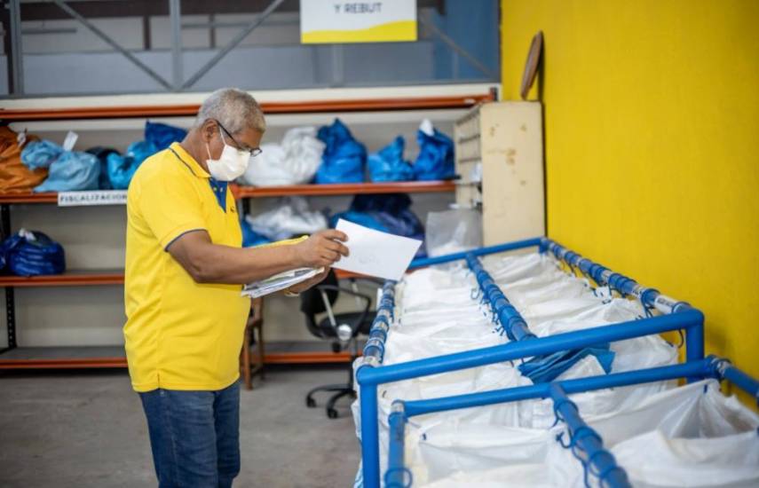 Correos nacionales reporta inconvenientes con el servicio de paquetería internacional