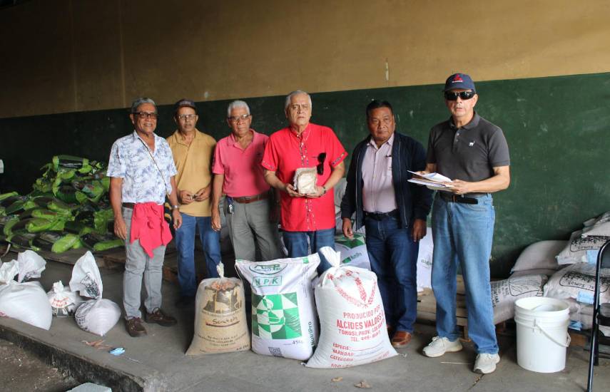 El MIDA distribuye semillas para crear 295 huertas agroecológicas