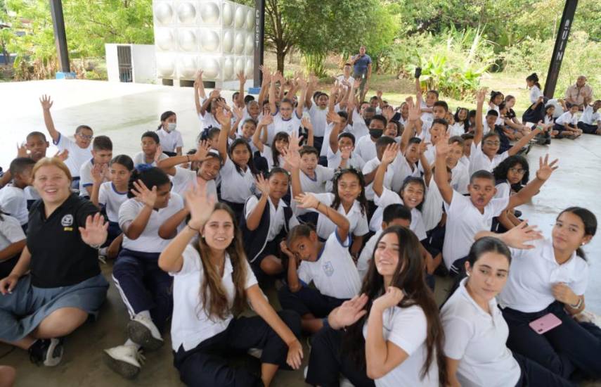 Embajada celebra los 75 años de Israel junto a estudiantes de la Escuela Estado de Israel