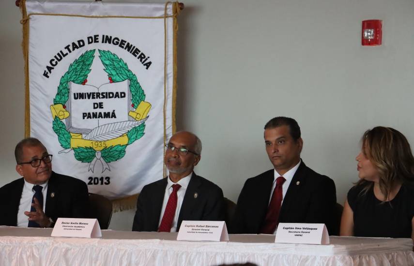 Universidad de Panamá impulsa nueva licenciatura en Ciencias Aeronáuticas, la primera en la región