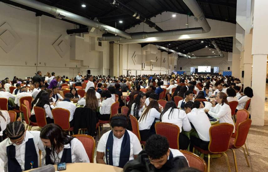 INADEH entrega 1,550 certificados en graduación masiva
