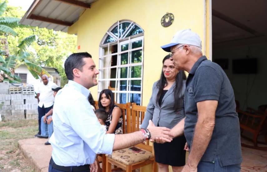 ML | José Gabriel Carrizo durante las visitas a las comunidades.