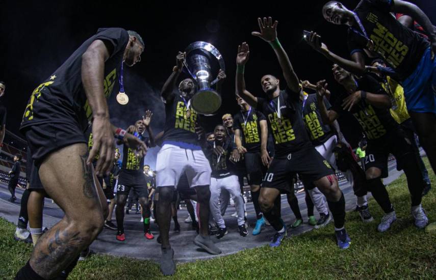 CAI gana 2-1 la final del Torneo Clausura de Panamá tras remontar en la prórroga a Universitario