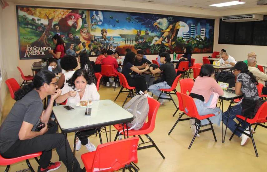 Cafeterías de la UP venden 23 mil menús diarios
