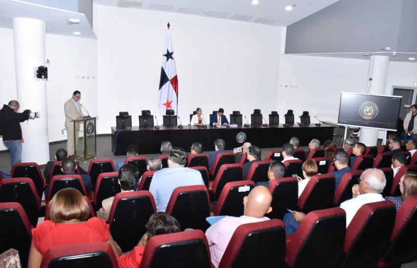 La Comisión de Infraestructura presenta informe sobre obras fiscalizadas y proyectos legislativos