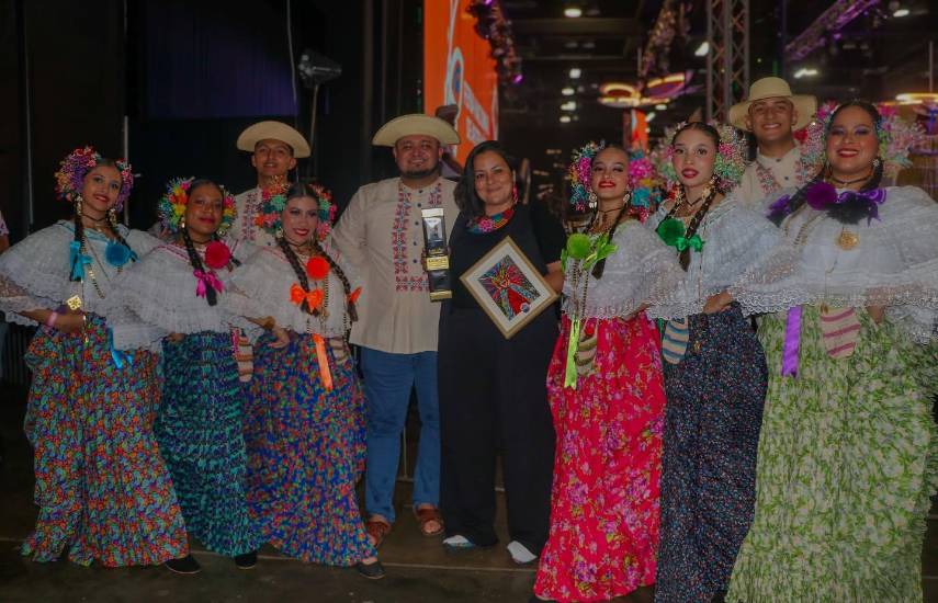 Carlos Del Cid promueve el folklore en Boquete